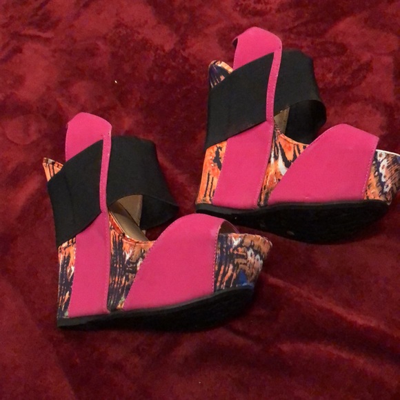 6.5 Dollhouse pink wedges, open toe - Picture 4 of 7